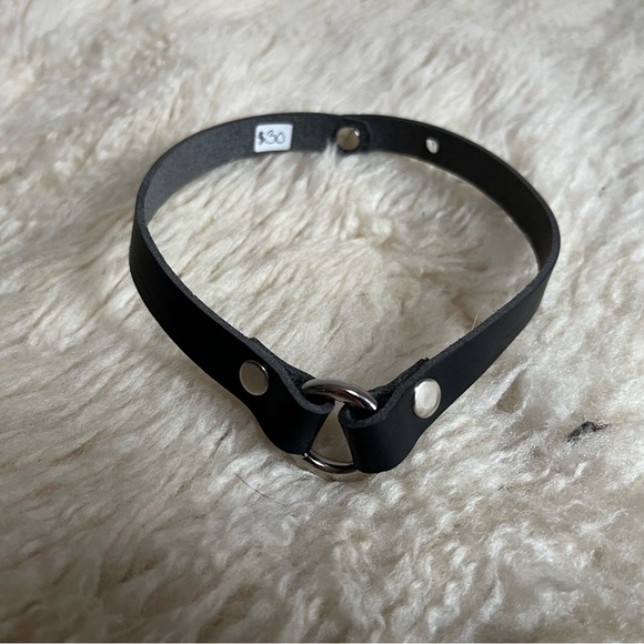 Faux-Leather Choker Necklace - Picture 3 of 3